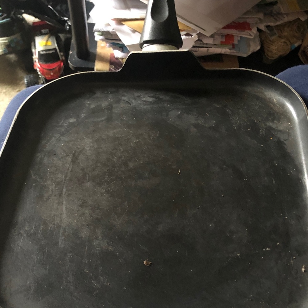 Non-Branded Black Square Griddle Pan - Durable Home Accent